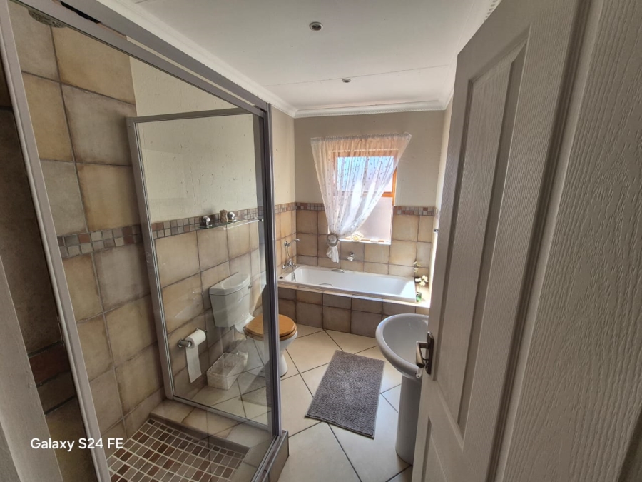 3 Bedroom Property for Sale in Boschdal North West
